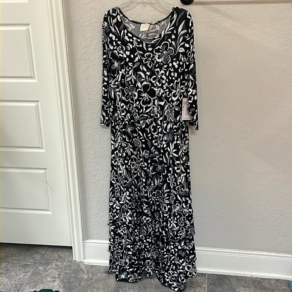 Elegant Black and White Floral Dress